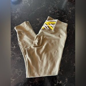 Fabletics Powerhold 7/8 Leggings - Olive green